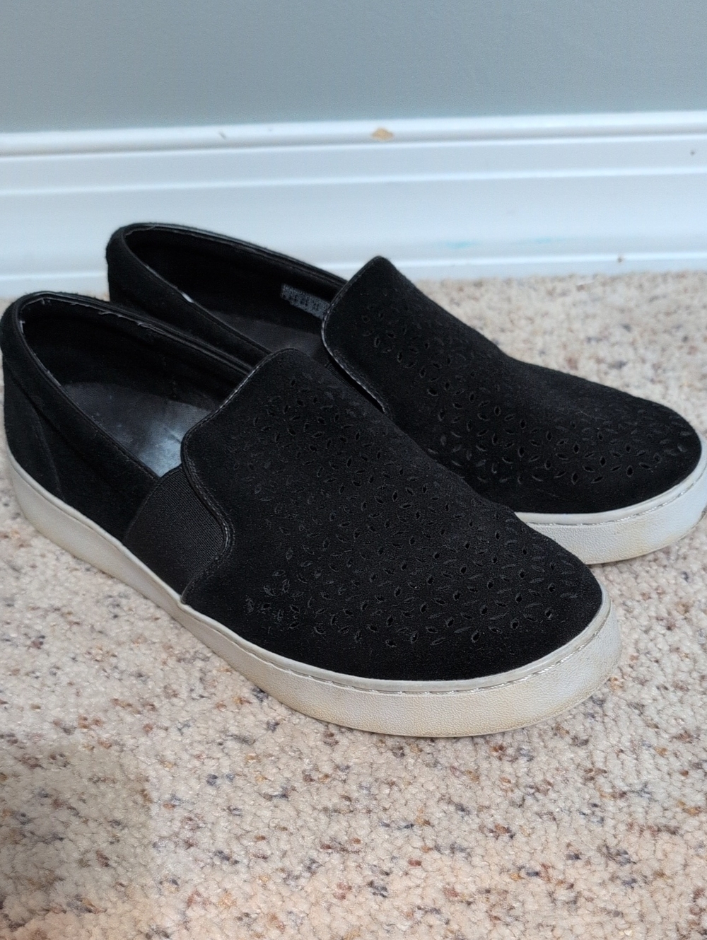 Vionic Kani Women’s Size 8 US Black Suede Perforated Slip On Shoes